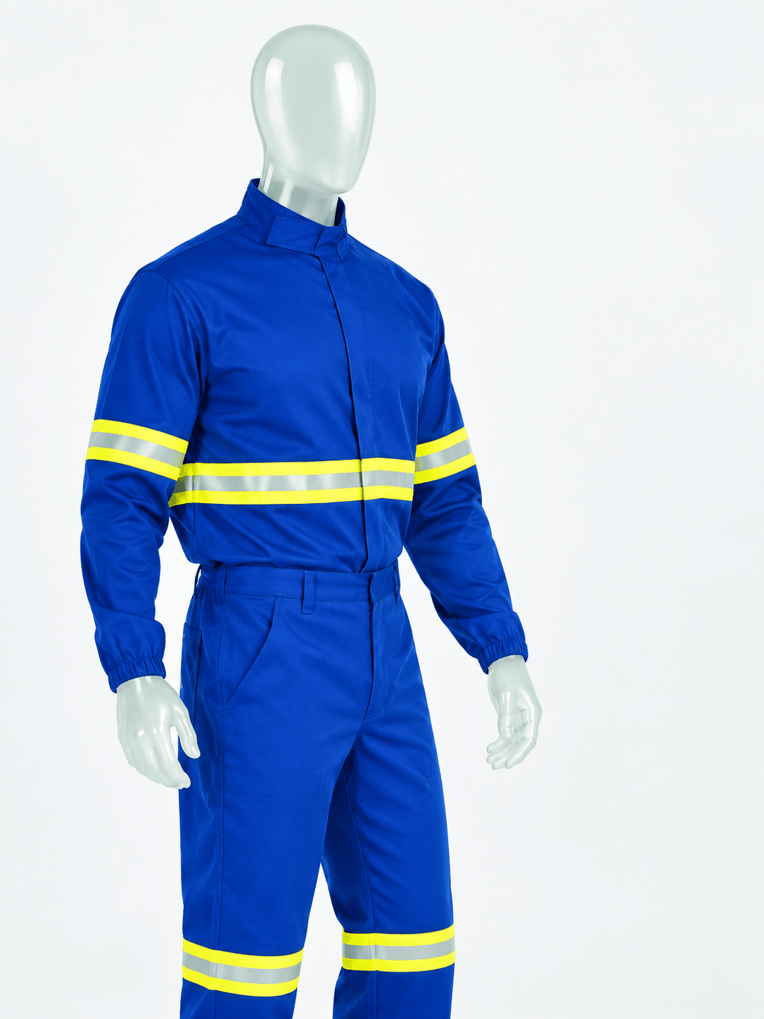 Conjunto Cotton Wear azul com faixas refletivas em manequim neutro
