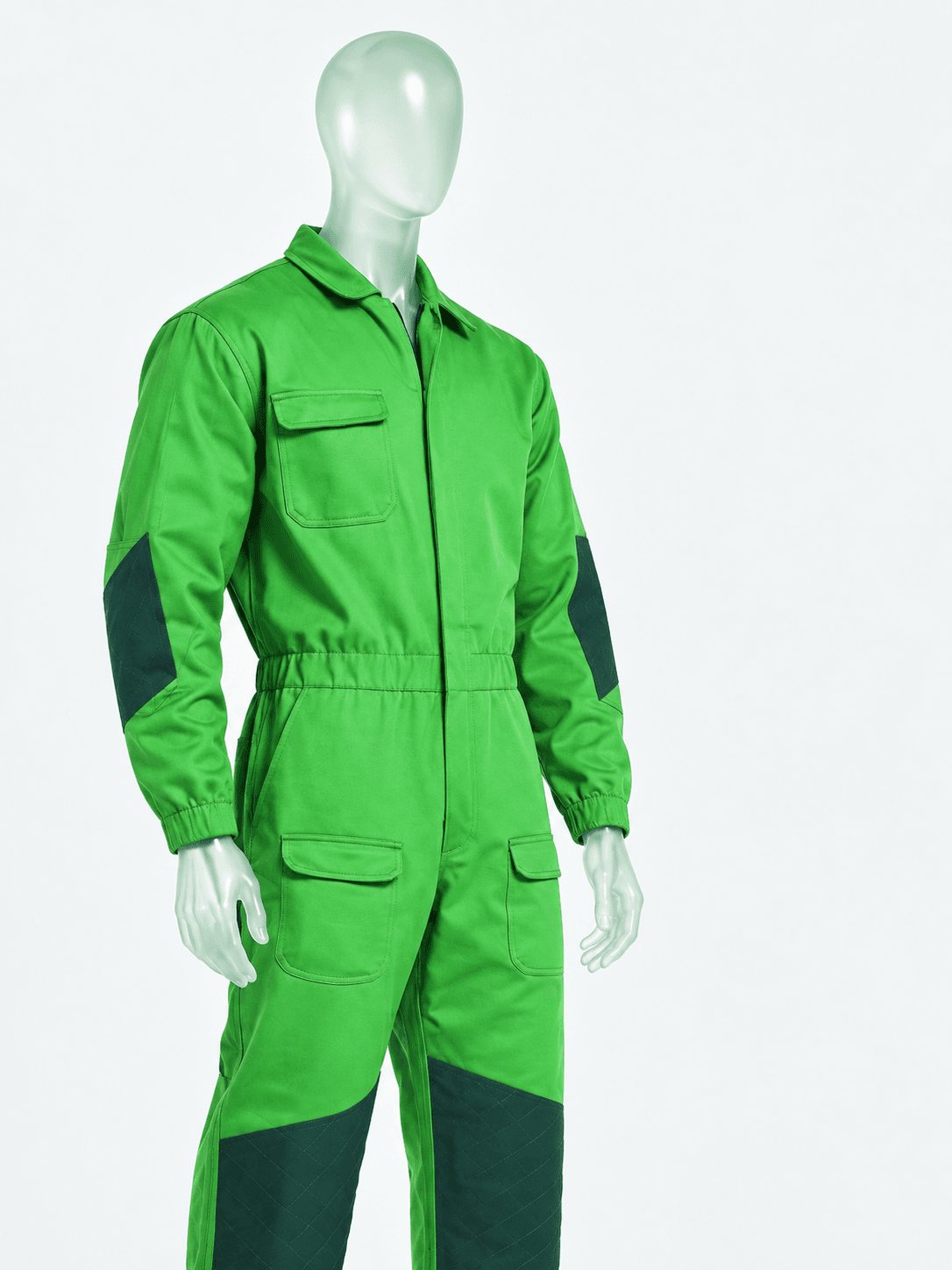 Vestimentas da linha Plus Wear em manequim de vidro fosco